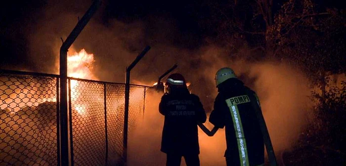 Pagubele incendiului se ridică la 66.000 de lei. FOTO Adevărul