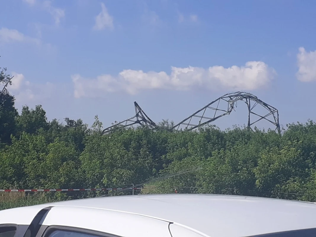 Iadul tornadei din Cehia văzut prin ochii unui român blocat pe autostrada spre Slovacia Foto Bogdan Neagu