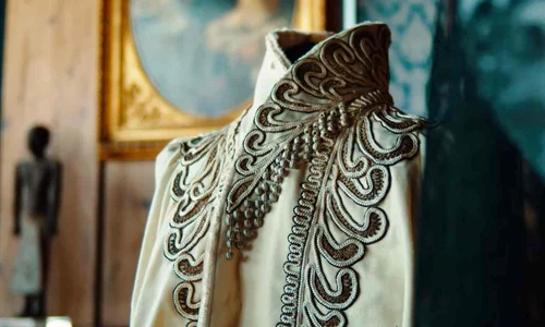 VIDEO Articole de lenjerie care i au aparţinut împărătesei Sissi, scoase la licitaţie jpeg