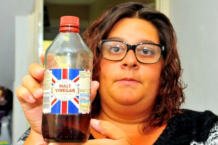 Substanţa gelatinoasă a apărut în sticla după o lună