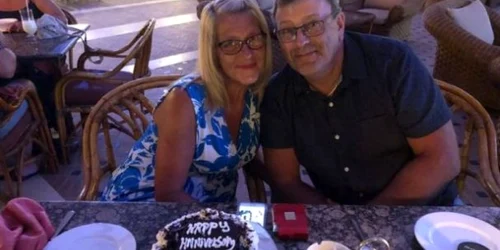 David Humphries si sotia sa Lynda aniversandu-si casatoria in Egipt FOTO BBC