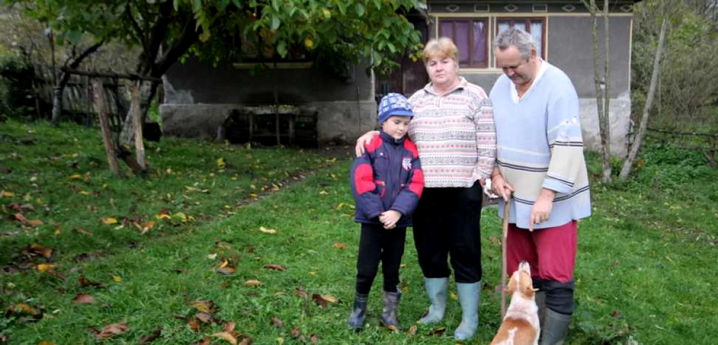 Familia Verdeş locuieşte într-unul dintre cele mai izolate sate din Munţii Zarandului. FOTO: Daniel Guţă. ADEVĂRUL.