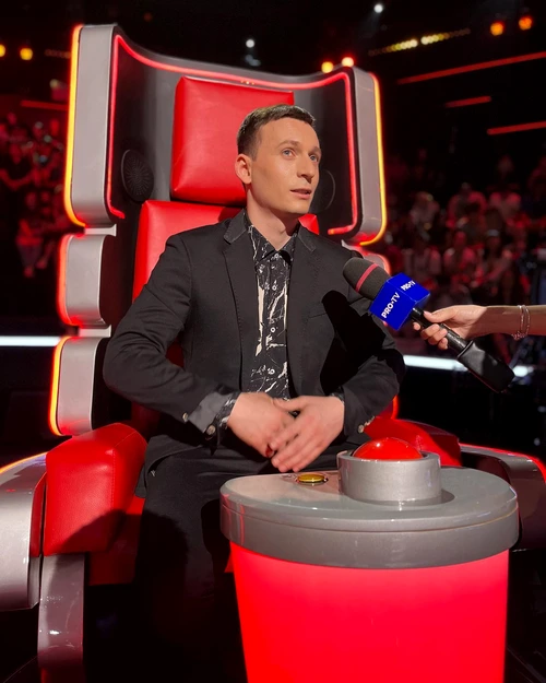 Vocea Romaniei sezonul 10 cinci jurati (3) Denis Roabes Motans jpg