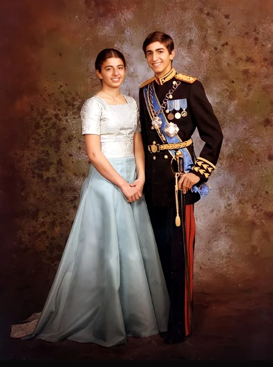 Alături de fratele său mai mare, Reza