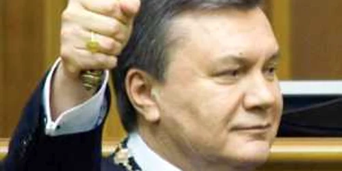 Liderul de la Kiev, Viktor Ianukovici, reuşeşte, pas cu pas, să scape de opoziţia incomodă 