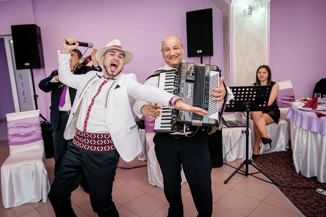 
    Daniel Trifu iubeşte muzica de odinioară  