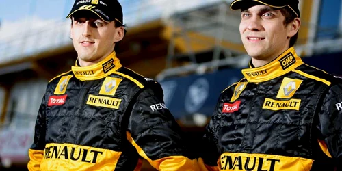 Polonezul Robert Kubica (stânga) şi rusul Vitali Petrov sunt piloţii Renault în 2010