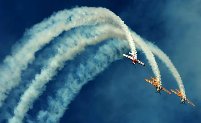 Aeromania, spectacolul aviatic al litoralului - la Tuzla şi Mangalia FOTO Facebook Aeroport Tuzla