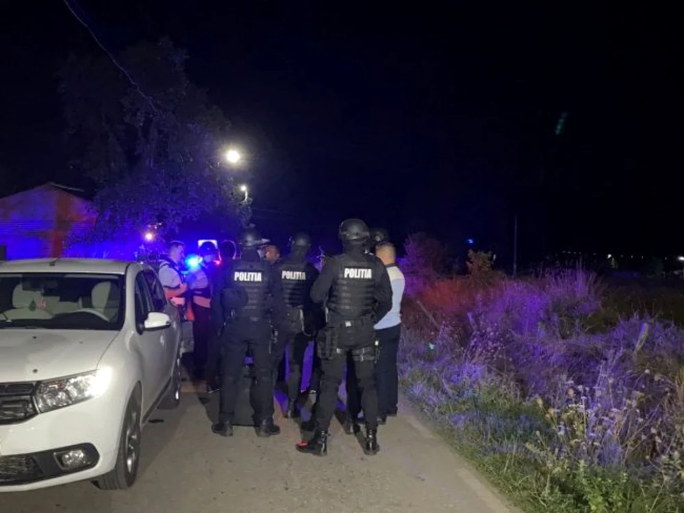 Poliţiştii au fost chemaţi pentru a interveni FOTO botosaneanul.ro