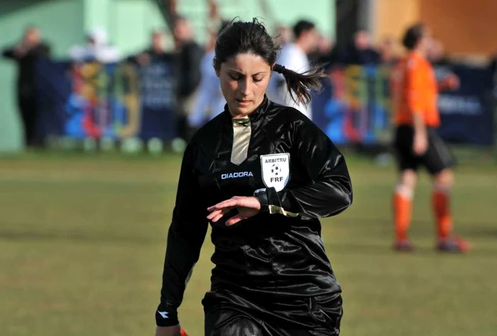 Arbitrul Roxana Bănăseanu este singura prahoveancă din Liga a III-a (foto: arhivă personală R. Bănăseanu)