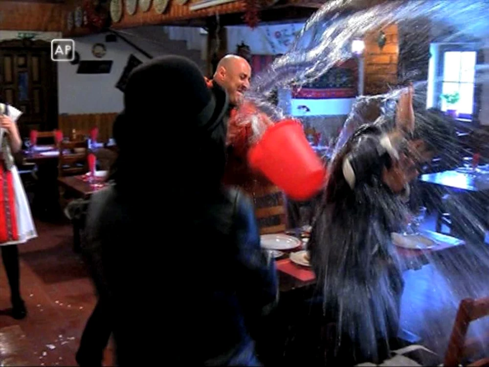Vârciu a sărit la bătaie într-un restaurant (Foto: Antena 1)