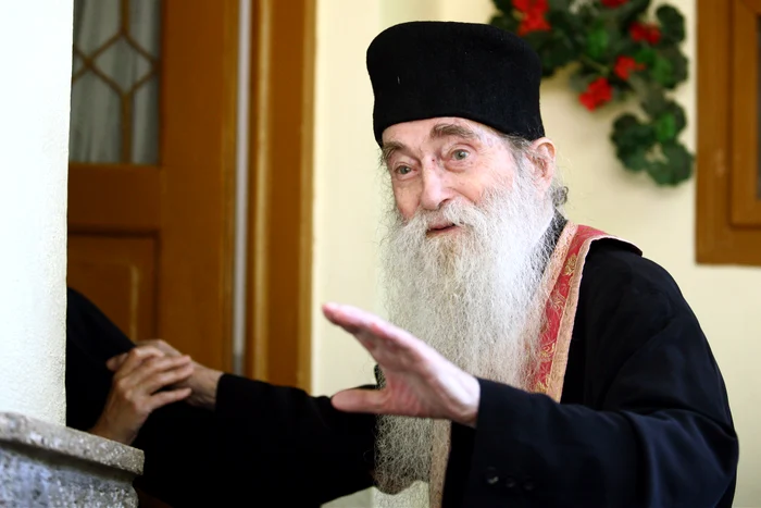 Parintele arhimandrit Arsenie Papacioc, duhovnicul Mănăstirii Sfânta Maria din Techirghiol, a decedat pe 19 iulie 2011foto: Mediafax