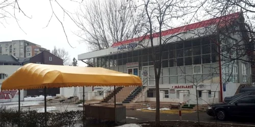 Piaţa inutilă din Galaţi FOTO Costel Crângan