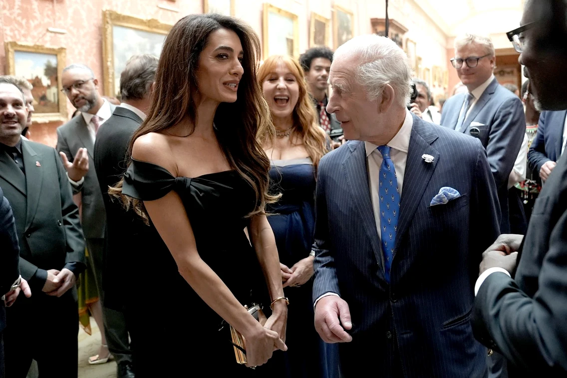 Amal Clooney alături de Regele Charles 