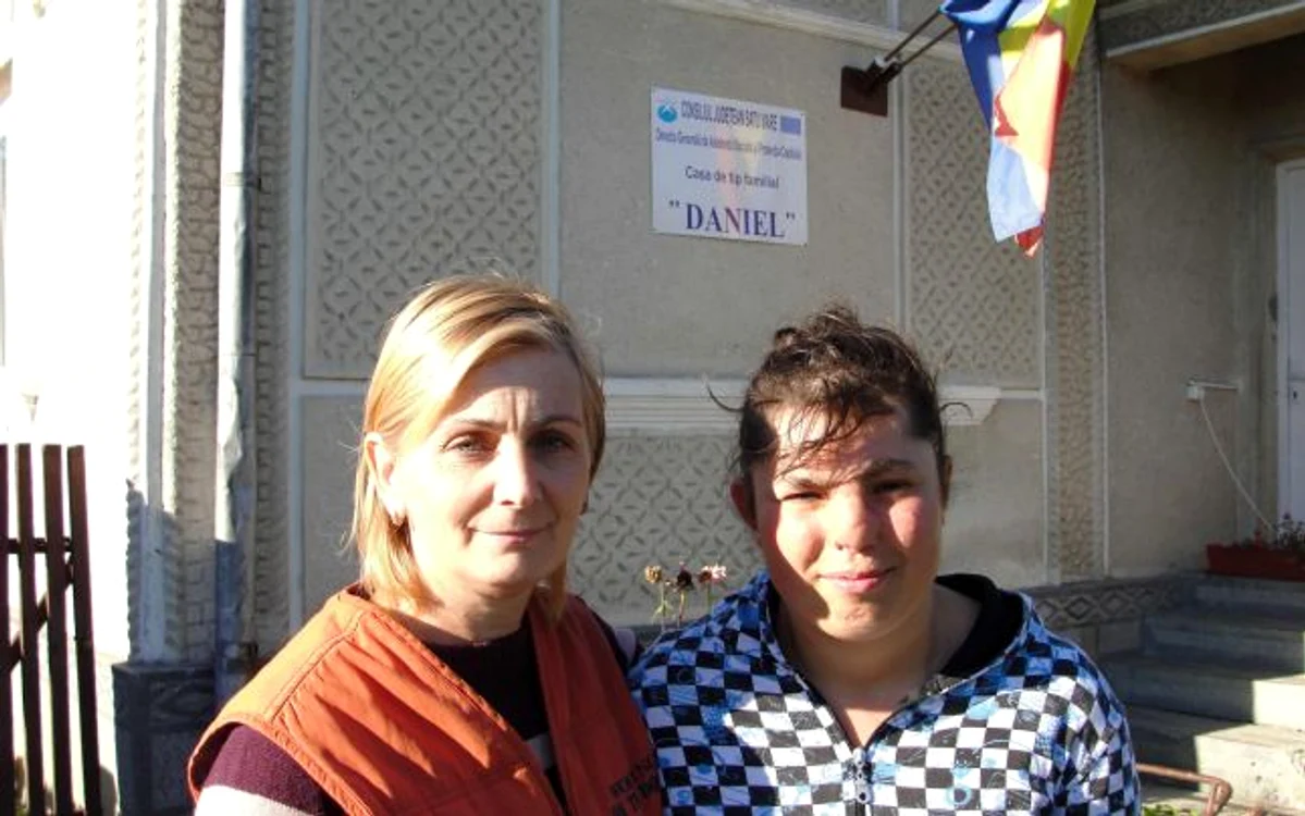 Viaţa Xeniei s-a schimbat radical după operaţie
