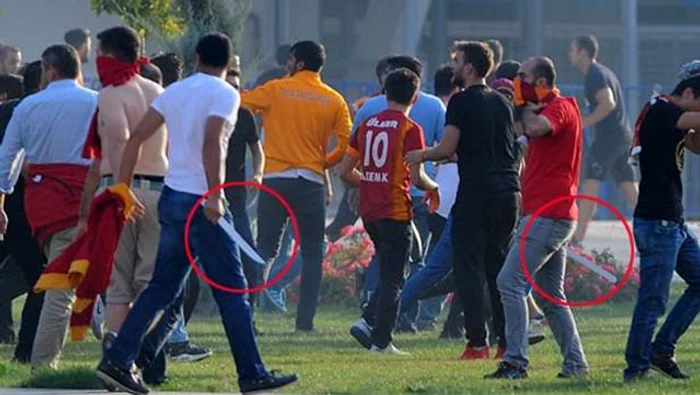 Cel puțin patru persoane au fost înjungheate în timpul violențelor