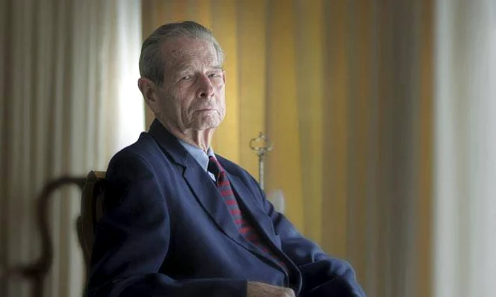 Regele Mihai a murit (2) jpeg