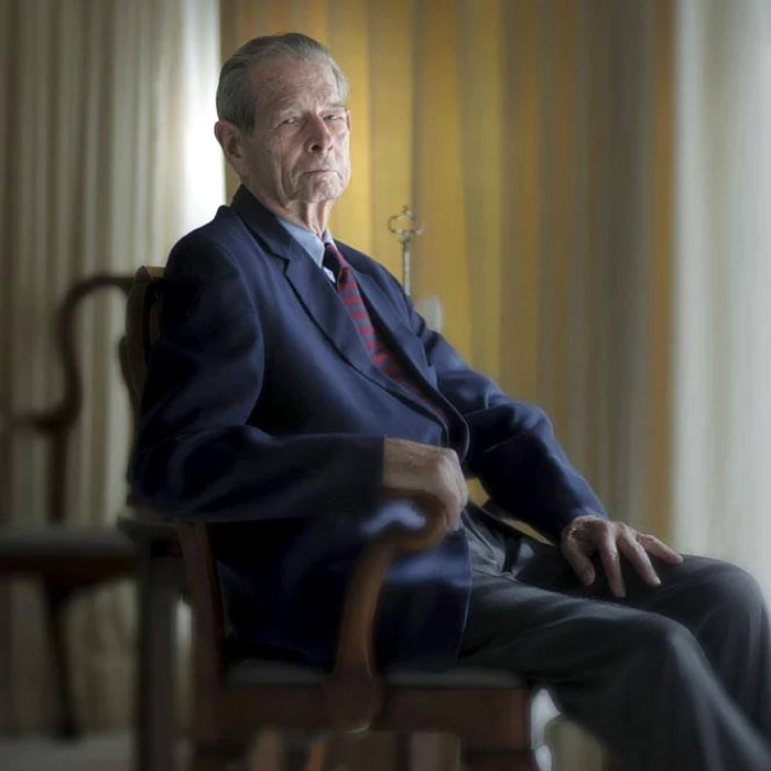 Regele Mihai a murit (2) jpeg