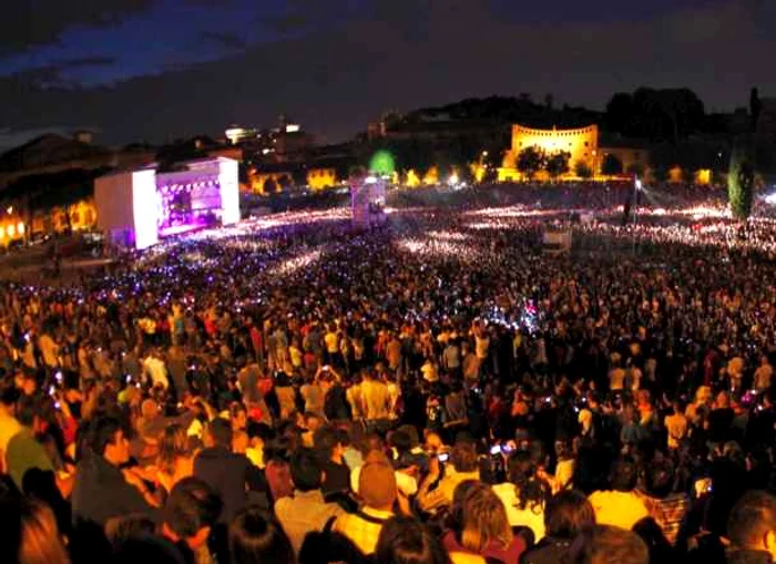 Lady GaGa a susţinut spectacole memorabile în alte oraşe din Europa. Acelaşi lucru era aşteptat şi la Bucureşti.