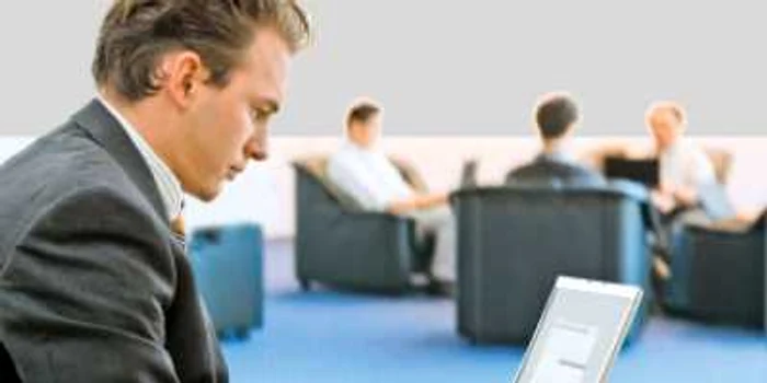 Antisocialul, colegul care spune „nu“ comunicării