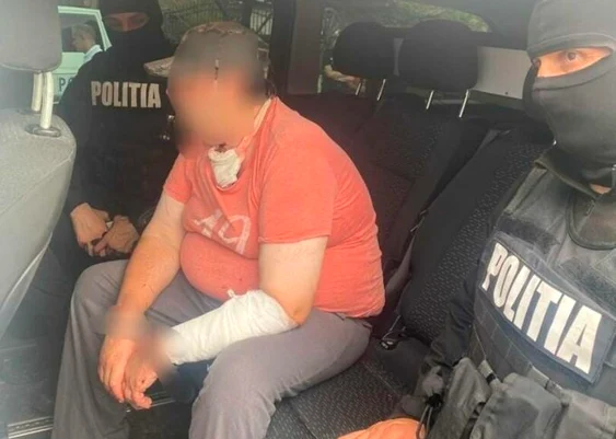 Criminalul este un bărbat cu probleme. El și-a omorât părinții, fratele, cumnata și nepoata