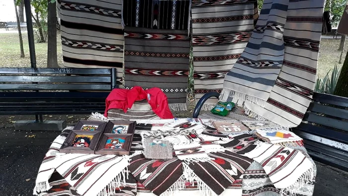 Scoarțele meșterului popular Rodica Crăcană din Costești Vâlcea Foto Daciana Stoica