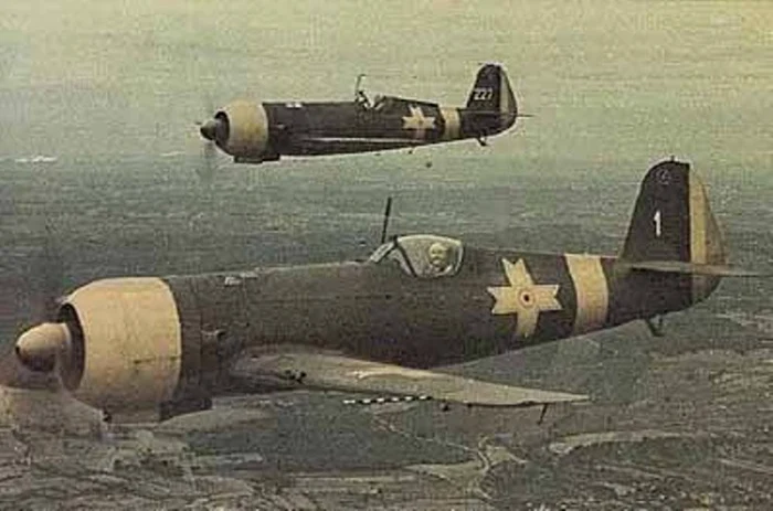 Avionul de luptă IAR 80 FOTO Arhivă