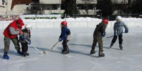 Copiii mureşeni se pregatesc pentru o carieră in hochei pe gheaţă