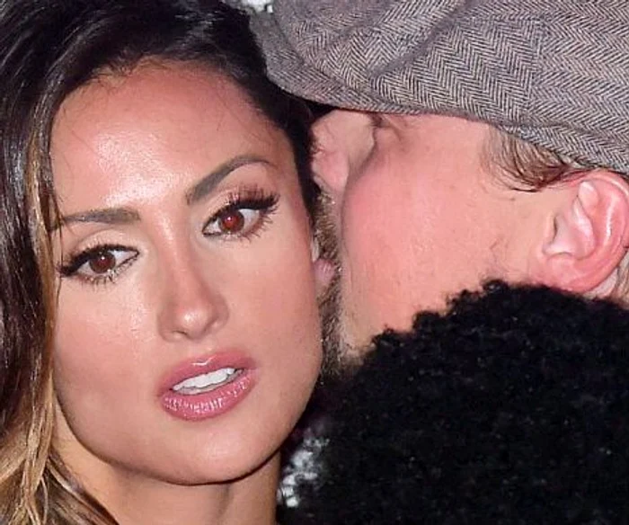 Leonardo diCaprio a fost fotografiat, acum câteva săptămâni, în timp ce se distra cu Katie