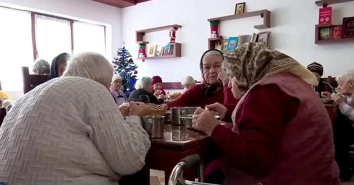 Sarmalele li cozonacii sunt în meniul de sărbătoare FOTO Iulian Bunilă
