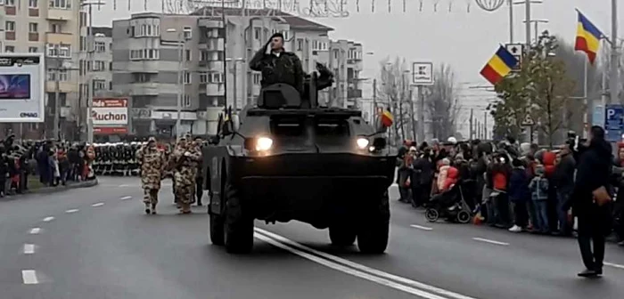 Paradă ilitară după 32 de ani    Foto: Angela Sabău