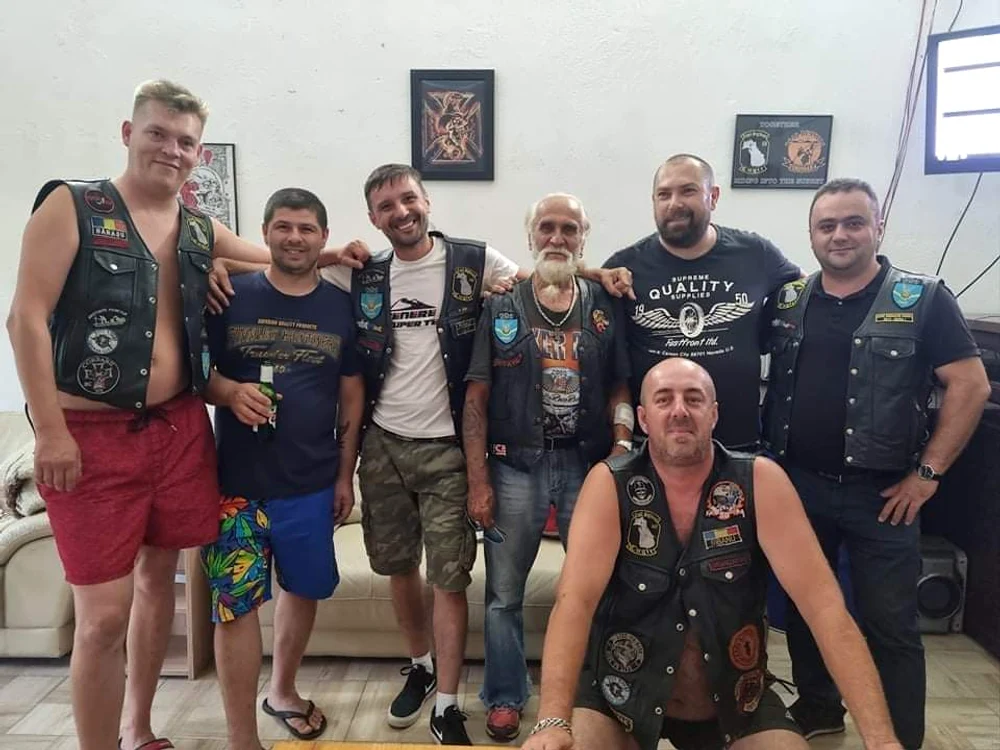 Cu prietenii din Cugir FOTO Facebook/ Lupii Sigidavei