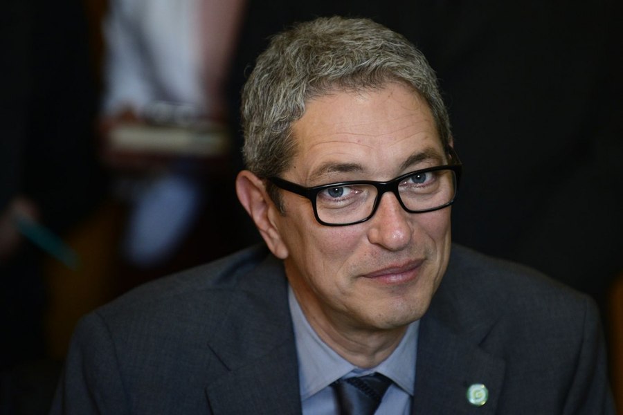 Guvernul îl recheamă pe Andrei Zaharescu din funcția de consul la Cape Town. Fostul prezentator TV se întoarce în țară după 11 ani de mandat