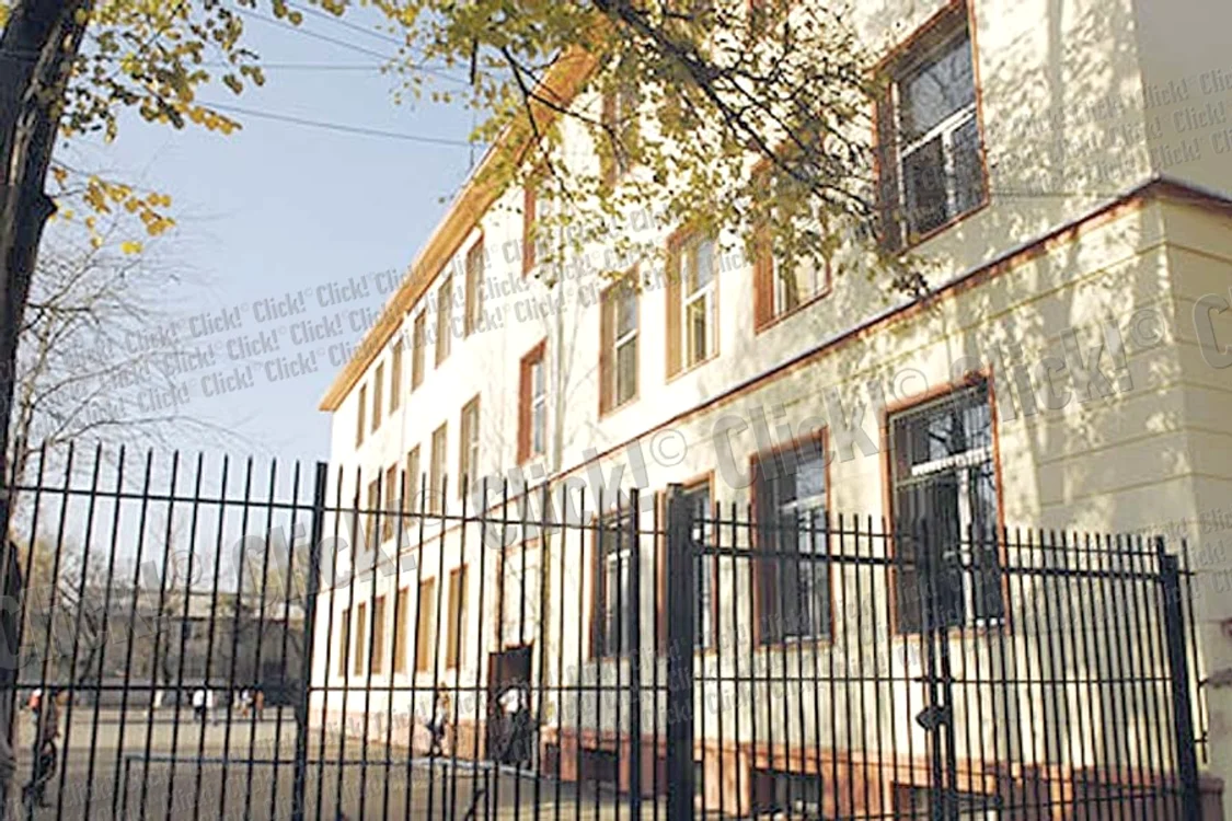 Dana Blîndu este  învăţătoare la o  şcoală de stat şi  are un after-school