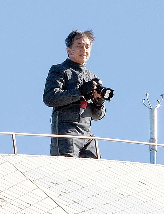 Face poze în pauza dintre filmări