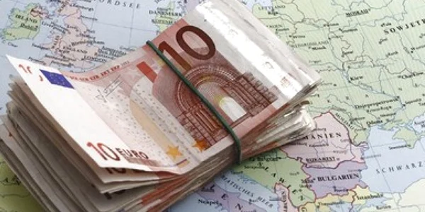 Criza datoriilor din zona euro s-a extins în estul continentului prin legăturile comerciale şi bancare