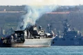 Arde crucișătorul de rachete Moskva, cea mai importantă navă rusă din Marea Neagră/ Ucrainenii susțin că au lovit nava cu două rachete, rușii spun că a existat doar un incendiu la bord jpeg