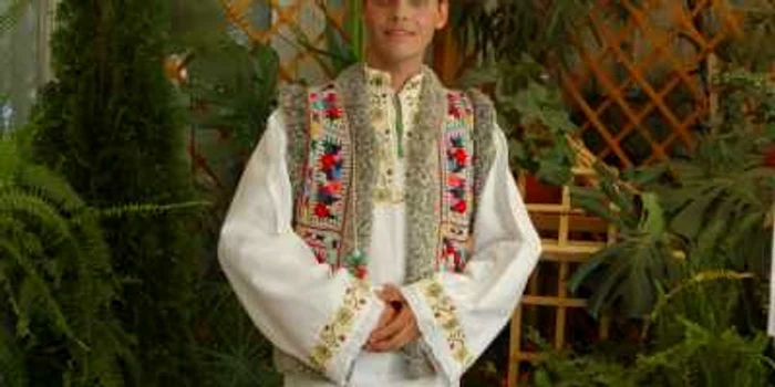 Ioan Bălăjel este solist la ansamblul "Ţara Vrancei"