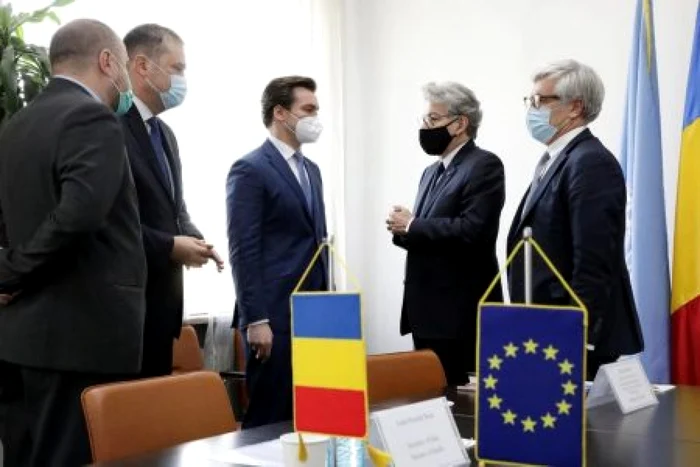 Ministrul interimar al Sănătăţii l-a informat pe comisarul european despre situaţia epidemiologică la nivel naţional şi despre stadiul campaniei de vaccinare anti-COVID- 19.