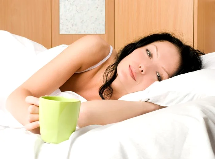 1 tipa in pat cu ceai shutterstock 21139996 jpg jpeg