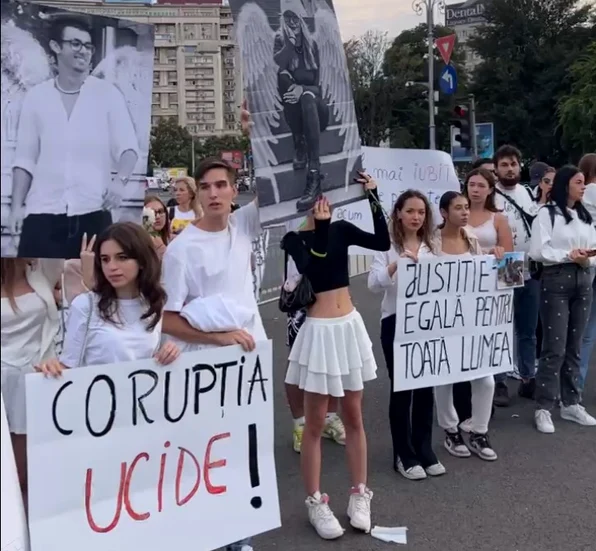 Protest în Piața Victoriei