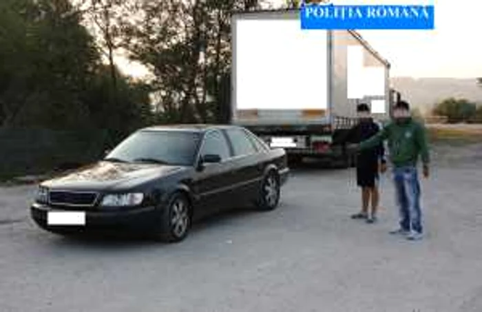 Cei doi au furat motorina din autotren si au pus-o in masina cu care călătoreau în Franţa