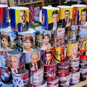 cani cu nicusor dan, calin georgescu si george simion in bulgaria foto facebook silvana riciu png