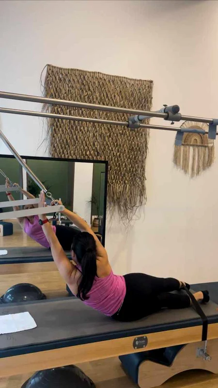 Oana Mizil, la clasa de pilates. Sursă: Click!