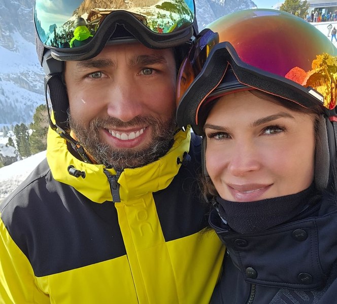 Imagini inedite cu Monica Bîrlădeanu şi soţul său, Valeriu Gheorghiţă, în „vacanţa de schi”: „Vă îmbrăţişez de pe pârtie!”