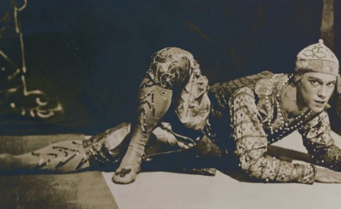 Vaslav Fomici Nijinski (1890–1950), unul dintre cei mai mari dansatori ai epocii sale