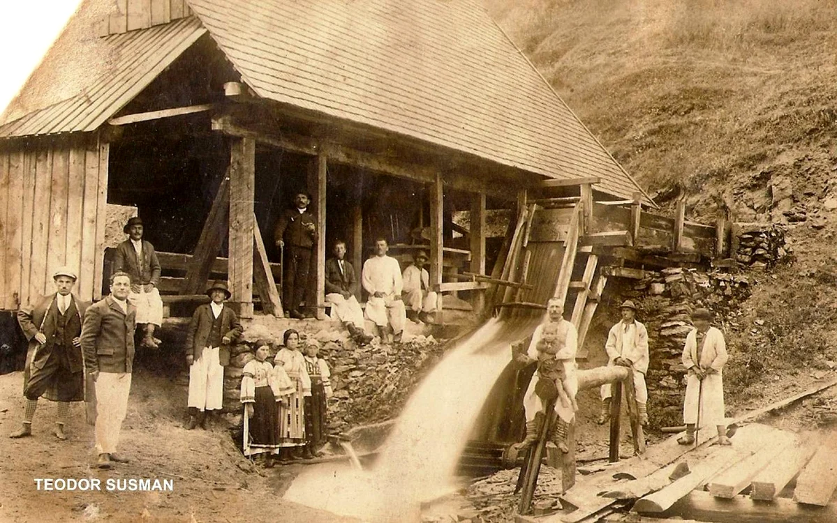 Familia Șușman. Teodor Sușman și apropiații săi. Sursa: Gheorghe Petrov