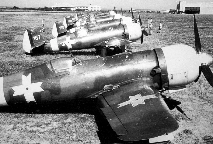 Robustele IAR 80 și IAR 81. Deși depășite tehnic în cel de-Al Doilea Război Mondial, și-au trăit binemeritate clipe de glorie, grație piloților excelenți