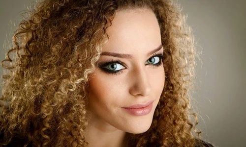 alexia talavutis 400480l poza jpg