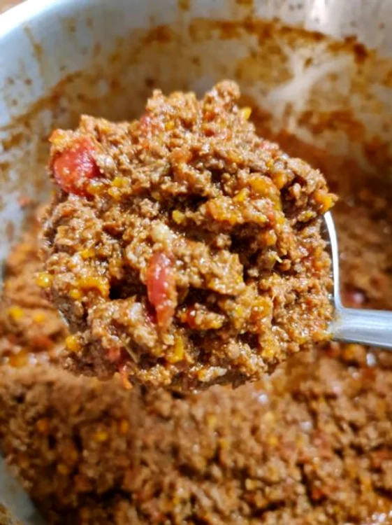 Sosul bolognese poate fi ținut și la congelator pentru preparate viitoare